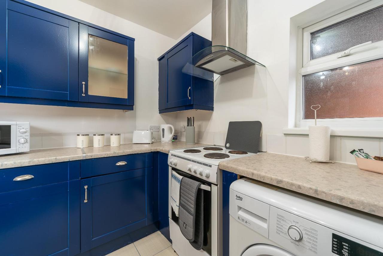 J'S Home Away From Home Fresh 2 Bedroom Garden Parking Kingston upon Hull Esterno foto