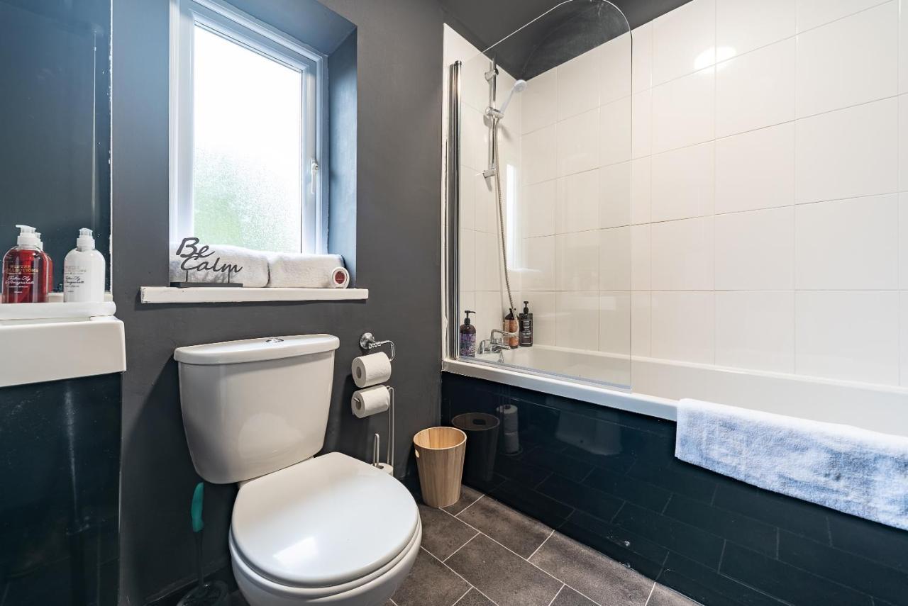 J'S Home Away From Home Fresh 2 Bedroom Garden Parking Kingston upon Hull Esterno foto