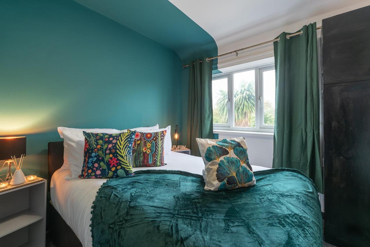 J'S Home Away From Home Fresh 2 Bedroom Garden Parking Kingston upon Hull Esterno foto
