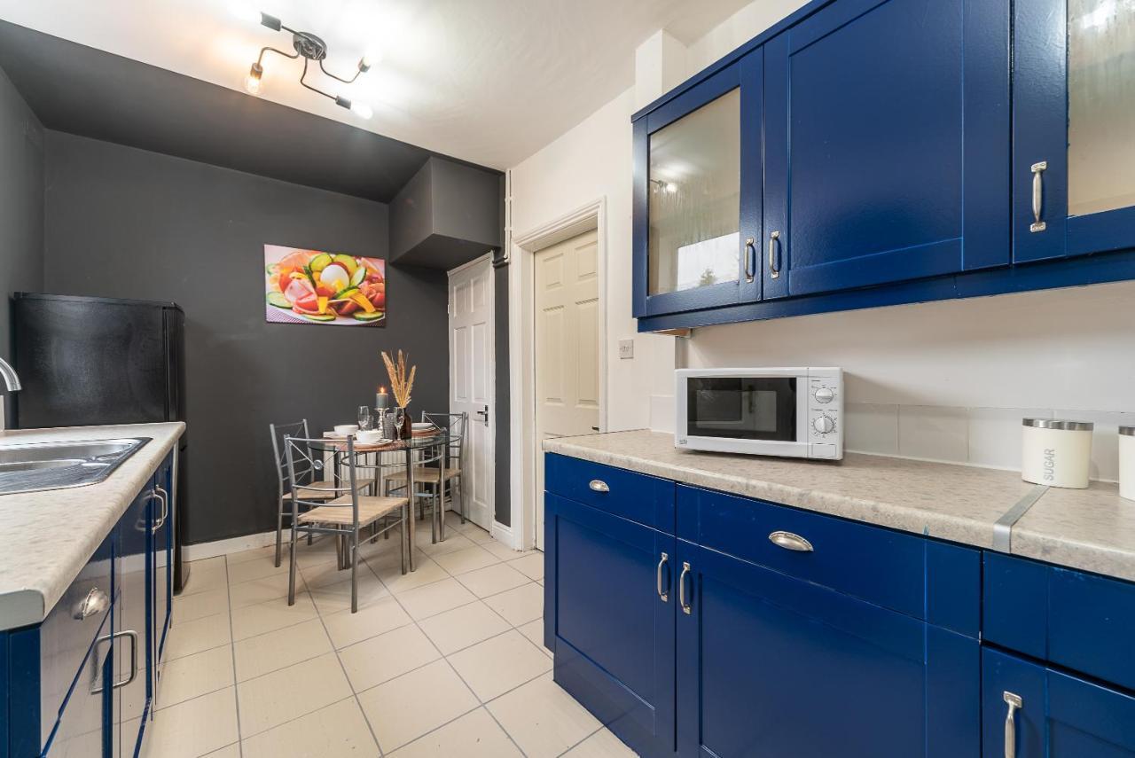 J'S Home Away From Home Fresh 2 Bedroom Garden Parking Kingston upon Hull Esterno foto
