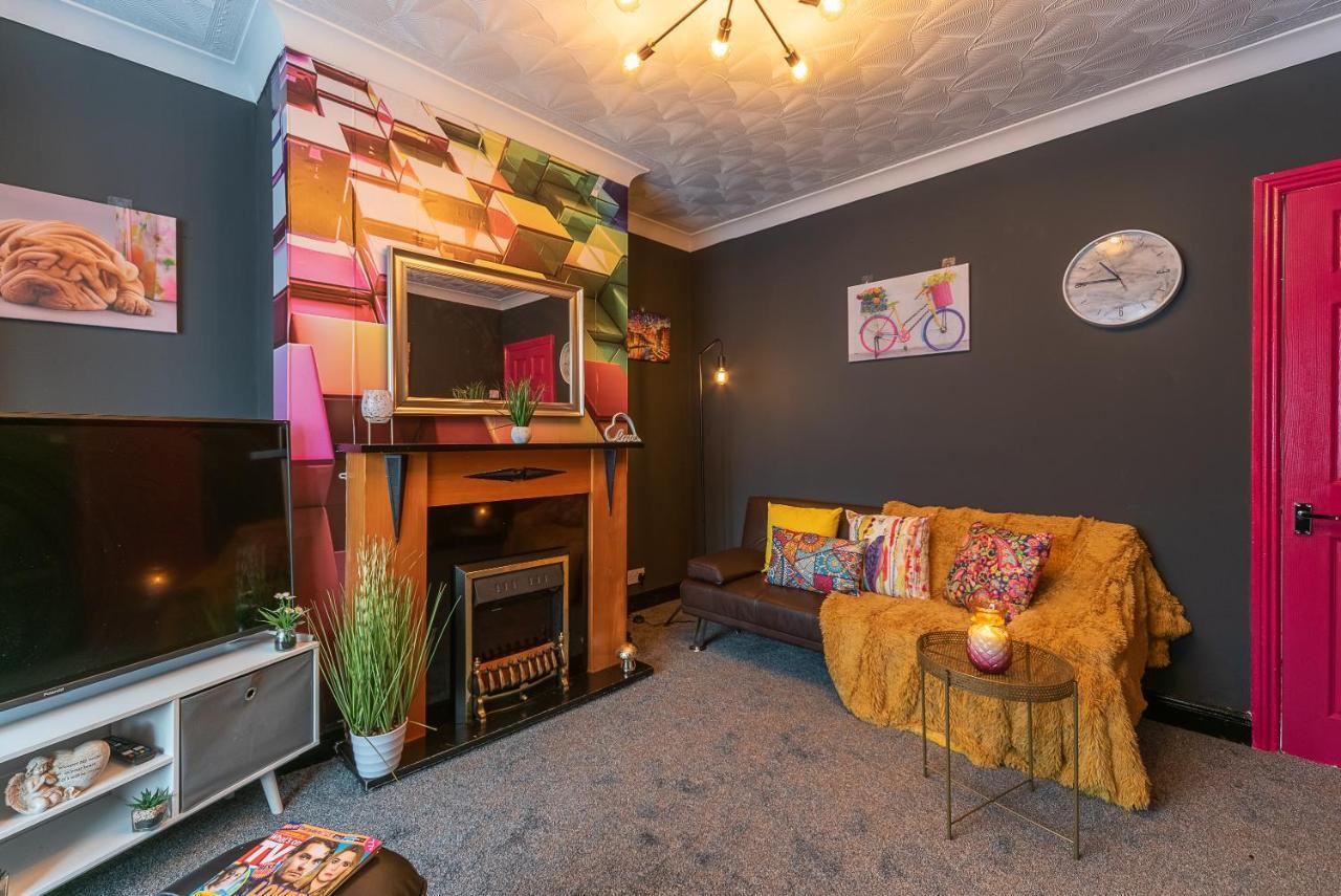 J'S Home Away From Home Fresh 2 Bedroom Garden Parking Kingston upon Hull Esterno foto